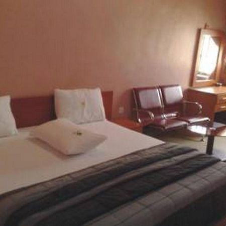 Room In Lodge - Londa Hotel And Suites Port Harcourt Exterior photo