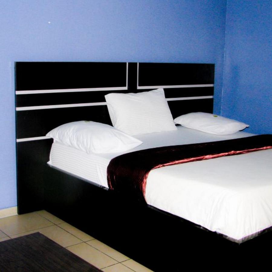 Room In Lodge - Londa Hotel And Suites Port Harcourt Exterior photo