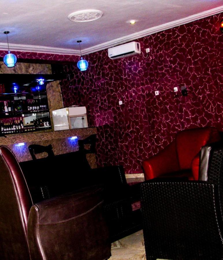 Room In Lodge - Londa Hotel And Suites Port Harcourt Exterior photo